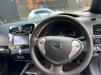 Nissan Leaf 30kWh Acenta Hatchback 5dr Electric Auto (109 bhp)