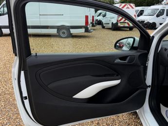 Vauxhall ADAM 1.2 16v JAM Hatchback 3dr Petrol Manual Euro 5 (70 ps)