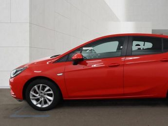 Vauxhall Astra 1.4i TurboGPF Tech Line Nav Hatchback 5dr Petrol Auto Euro 6 (s/