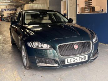 Jaguar XF 2.0d Portfolio Saloon 4dr Diesel Auto Euro 6 (s/s) (180 ps)