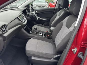 Vauxhall Grandland X 1.2 Turbo GPF SE SUV 5dr Petrol Manual Euro 6 (s/s) (130 ps)
