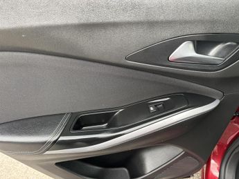 Vauxhall Grandland X 1.2 Turbo GPF SE SUV 5dr Petrol Manual Euro 6 (s/s) (130 ps)