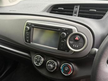Toyota Yaris 1.33 Dual VVT-i TR Hatchback 5dr Petrol Multidrive S Euro 5 (101