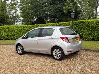 Toyota Yaris 1.33 Dual VVT-i TR Hatchback 5dr Petrol Multidrive S Euro 5 (101