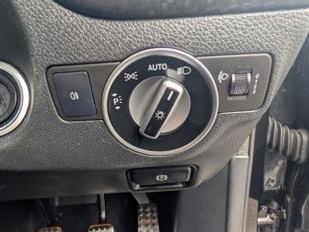 Mercedes-Benz A Class 1.5 A180d AMG Line Hatchback 5dr Diesel Manual Euro 6 (s/s) (109