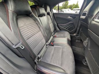 Mercedes-Benz A Class 1.5 A180d AMG Line Hatchback 5dr Diesel Manual Euro 6 (s/s) (109