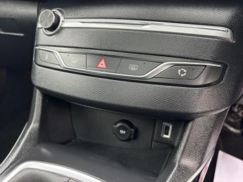 Peugeot 308 1.2 PureTech Tech Edition Hatchback 5dr Petrol Manual Euro 6 (s/