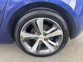 Peugeot 308 1.2 PureTech Tech Edition Hatchback 5dr Petrol Manual Euro 6 (s/