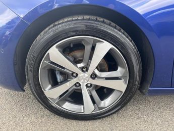 Peugeot 308 1.2 PureTech Tech Edition Hatchback 5dr Petrol Manual Euro 6 (s/