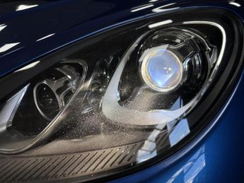 Porsche Macan 3.0 TD V6 S SUV 5dr Diesel PDK 4WD Euro 6 (s/s) (258 ps)