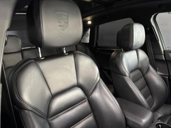Porsche Macan 3.0 TD V6 S SUV 5dr Diesel PDK 4WD Euro 6 (s/s) (258 ps)