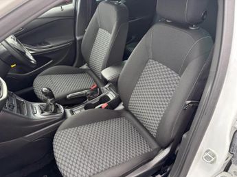 Vauxhall Astra 1.2 Turbo Business Edition Nav Hatchback 5dr Petrol Manual Euro 