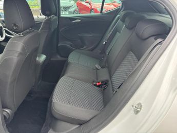 Vauxhall Astra 1.2 Turbo Business Edition Nav Hatchback 5dr Petrol Manual Euro 