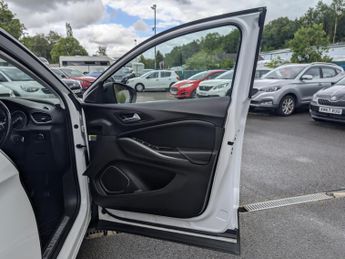 Vauxhall Grandland X 1.2 Turbo GPF Sport Nav SUV 5dr Petrol Manual Euro 6 (s/s) (130 