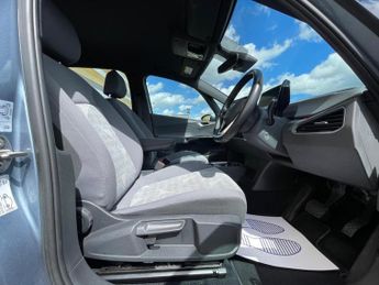 Volkswagen ID.3 Pro Performance 58kWh Life Hatchback 5dr Electric Auto (204 ps)