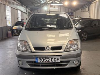 Renault Megane 2.0 VVT Privilege Estate 5dr Petrol Automatic (201 g/km, 136 bhp