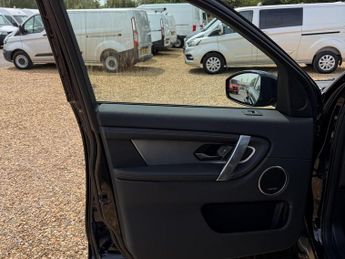 Land Rover Discovery Sport 1.5 P300e 12.2kWh Dynamic SE SUV 5dr Petrol Plug-in Hybrid Auto 