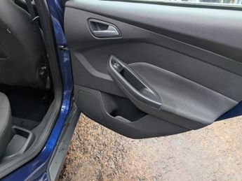 Ford Focus 1.0T EcoBoost Titanium Hatchback 5dr Petrol Auto Euro 6 (s/s) (1