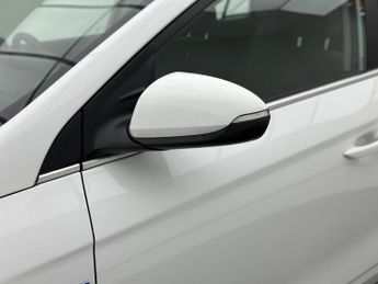 Hyundai IONIQ 1.6 h-GDi Premium Hatchback 5dr Petrol Hybrid DCT Euro 6 (s/s) (