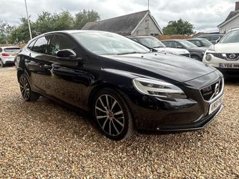 Volvo V40 2.0 T2 R-Design Edition Hatchback 5dr Petrol Manual Euro 6 (s/s)