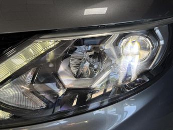 Nissan Qashqai 1.2 DIG-T Tekna SUV 5dr Petrol XTRON 2WD Euro 6 (s/s) (115 ps)