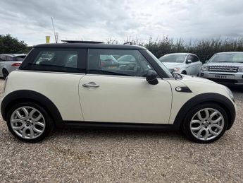 MINI Hatch 1.6 Cooper D Hatchback 3dr Diesel Manual Euro 4 (110 ps)