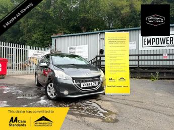 Peugeot 208 1.2 VTi PureTech Style Hatchback 5dr Petrol Manual Euro 5 (82 ps
