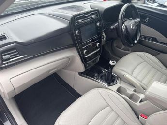 SsangYong Tivoli 1.5P Ultimate Nav SUV 5dr Petrol Manual Euro 6 (s/s) (163 ps)