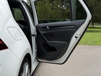 Volkswagen Golf 2.0 TSI R Hatchback 5dr Petrol DSG 4Motion Euro 6 (s/s) (300 ps)
