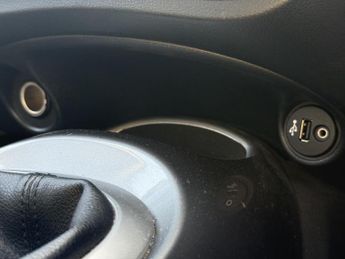 Nissan Juke 1.6 Acenta SUV 5dr Petrol Manual Euro 5 (117 ps)