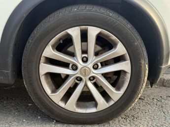 Nissan Juke 1.6 Acenta SUV 5dr Petrol Manual Euro 5 (117 ps)