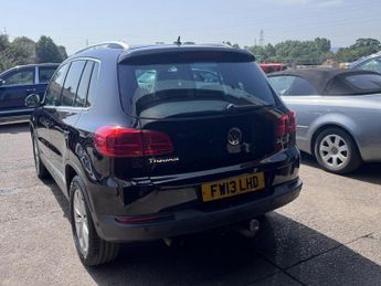 Volkswagen Tiguan 2.0 TDI BlueMotion Tech SE SUV 5dr Diesel Manual 4WD Euro 5 (s/s