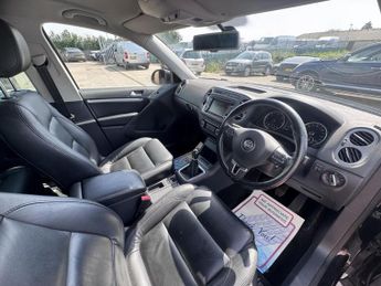 Volkswagen Tiguan 2.0 TDI BlueMotion Tech SE SUV 5dr Diesel Manual 4WD Euro 5 (s/s