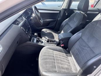 Skoda Octavia 2.0 TDI Elegance Estate 5dr Diesel DSG Euro 5 (s/s) (150 ps)