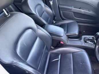 Skoda Superb 2.0 TDI Elegance Estate 5dr Diesel DSG Euro 5 (s/s) (170 ps)
