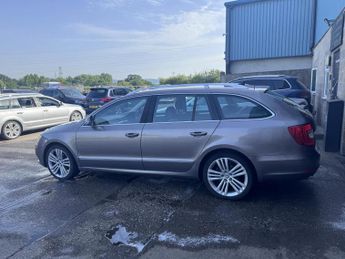 Skoda Superb 2.0 TDI Elegance Estate 5dr Diesel DSG Euro 5 (s/s) (170 ps)