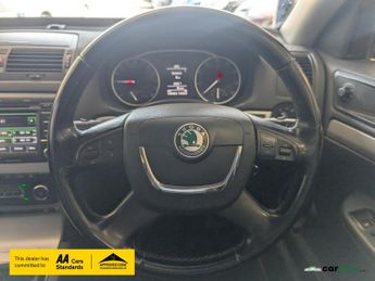 Skoda Octavia 2.0 TDI Elegance Estate 5dr Diesel Manual Euro 5 (140 ps)