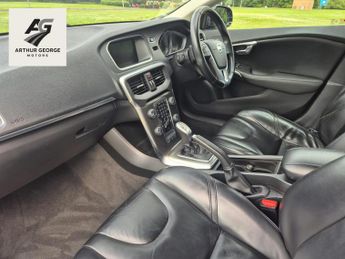 Volvo V40 2.0 D3 SE Lux Nav Hatchback 5dr Diesel Geartronic Euro 5 (s/s) (