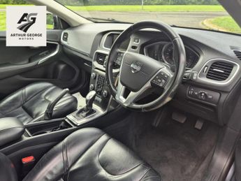 Volvo V40 2.0 D3 SE Lux Nav Hatchback 5dr Diesel Geartronic Euro 5 (s/s) (