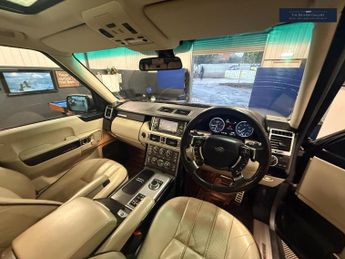 Land Rover Range Rover 4.4 TD V8 Westminster SUV 5dr Diesel Auto 4WD Euro 5 (313 bhp)