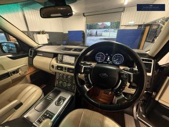 Land Rover Range Rover 4.4 TD V8 Westminster SUV 5dr Diesel Auto 4WD Euro 5 (313 bhp)