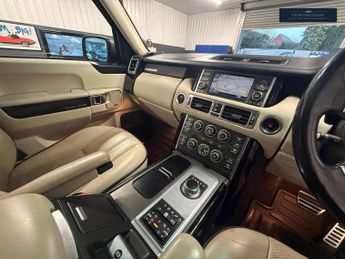 Land Rover Range Rover 4.4 TD V8 Westminster SUV 5dr Diesel Auto 4WD Euro 5 (313 bhp)