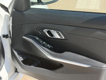 BMW 3 Series 2.0 320i M Sport Saloon 4dr Petrol Auto xDrive Euro 6 (s/s) (184