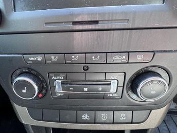 Skoda Yeti 2.0 TDI Elegance Outdoor 5dr Diesel Manual 4WD Euro 5 (140 ps)