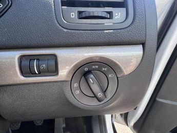 Skoda Yeti 2.0 TDI Elegance Outdoor 5dr Diesel Manual 4WD Euro 5 (140 ps)