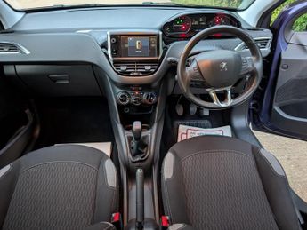 Peugeot 208 1.2 PureTech Active Design Menthol Hatchback 5dr Petrol Manual E