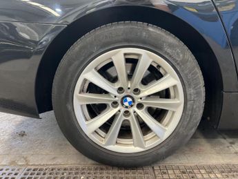 BMW 5 Series 2.0 525d SE Saloon 4dr Diesel Auto Euro 6 (s/s) (218 ps)