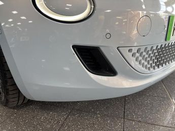Fiat 500e 42kWh La Prima Hatchback 3dr Electric Auto (118 ps)