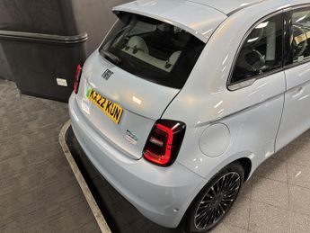 Fiat 500e 42kWh La Prima Hatchback 3dr Electric Auto (118 ps)