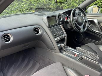 Nissan GT-R 3.8 V6 Premium Edition Coupe 2dr Petrol Auto 4WD Euro 4 (485 ps)